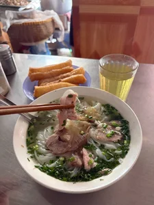 Hanoi Pho Stall Serves Delicious Bowls for Just 23,000 VND - image 14