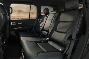 Toyota Land Cruiser LC300 Hybrid Now Accepting Deposits In Vietnam Ahead Of August Launch - image 3