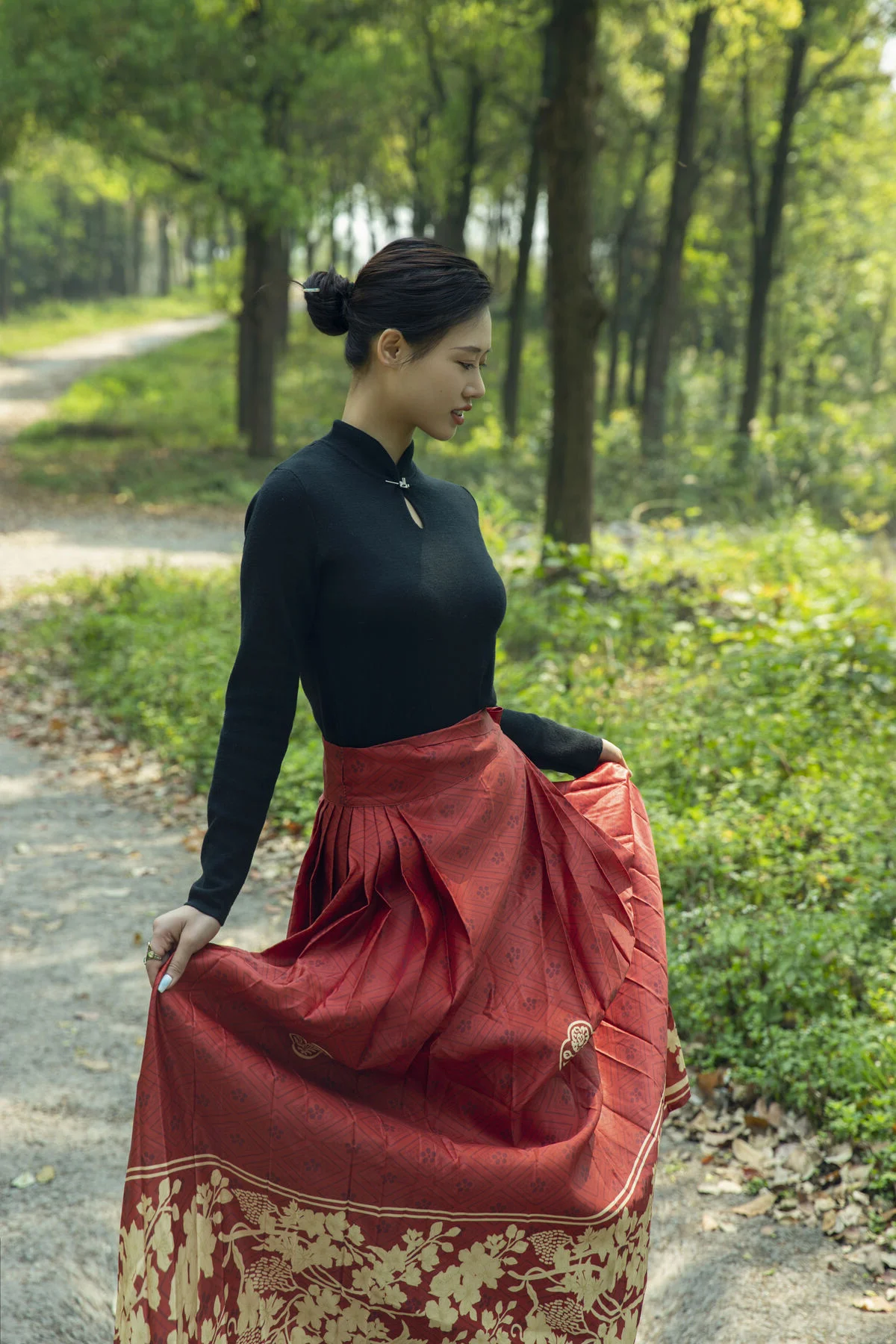 Chenaling_CL's Grace with Classic Horse Skirt in YiTuYu Vol.8784 Collection