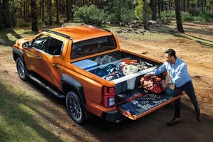 Mitsubishi Triton Raider Teased as New Off-Road Rival to Ford Ranger - image 1