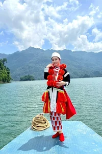 Celebrity Update: Bao Thy and Tieu Vy Showcase Stunning Bare-Faced Beauty - image 0