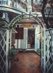 Eco-Friendly Green Plant Curtains: Natural Cooling for West-Facing Homes - image 4