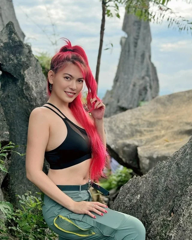 The Evolution of the Viral Mechanic Girl: How Her Life and Style Have Transformed Since Going Viral
