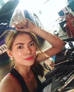 The Evolution of the Viral Mechanic Girl: How Her Life and Style Have Transformed Since Going Viral - image 5