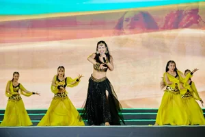 Singer Vo Ha Tram Inspires with Budget-Friendly Postpartum Fitness - image 7