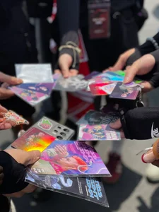 Fans Brave the Heat for 'Anh Trai Vuot Ngan Chong Gai' Concert - image 8