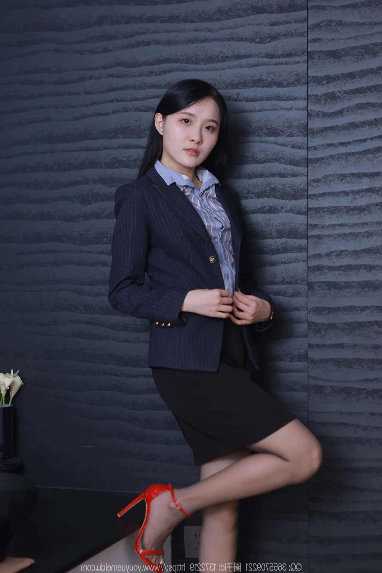 Wan Ping Black Silk Secretary IESS Leg Model Photography - Part 5