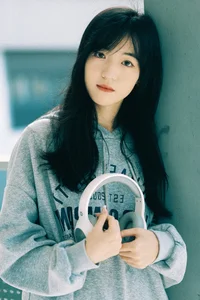 YiTuYu Art Language Vol.10173: Dong Gua 16-Page Artistic Portrait Series and Fashion Photography - image 0