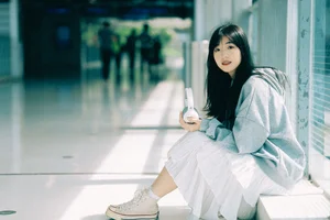 YiTuYu Art Language Vol.10173: Dong Gua 16-Page Artistic Portrait Series and Fashion Photography - image 5
