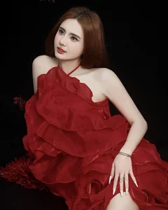 Khanh Chi’s Mystical Birthday Photoshoot: Seductive and Elegant Aesthetics - image 3