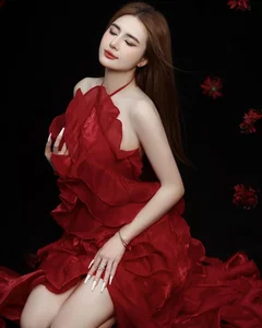 Khanh Chi’s Mystical Birthday Photoshoot: Seductive and Elegant Aesthetics - image 7