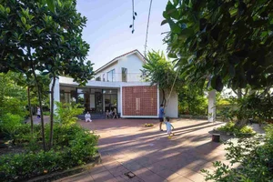 Preserving Heritage: An Impressive Countryside Home Blending Traditional Soul with Modern Architectural Comfort - image 3