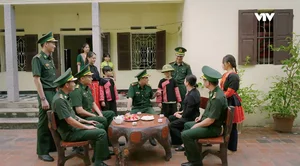 The Heartwarming Finale of Cuoc Chien Khong Gioi Tuyen: Romance Blooms Between Trung and Phuong - image 3