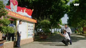The Heartwarming Finale of Cuoc Chien Khong Gioi Tuyen: Romance Blooms Between Trung and Phuong - image 13