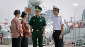The Heartwarming Finale of Cuoc Chien Khong Gioi Tuyen: Romance Blooms Between Trung and Phuong - image 20