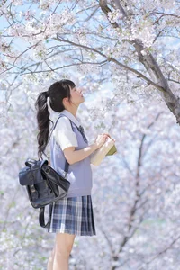 Pure Youthful Vibes with Zhuo Dao Yi Zhi Su Su in YiTuYu Vol.8890 - image 9