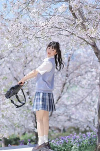 Pure Youthful Vibes with Zhuo Dao Yi Zhi Su Su in YiTuYu Vol.8890 - image 4