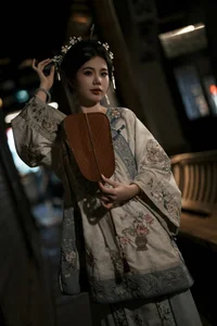 YiTuYu Art Language Vol.9969: Stunning Portrait Photography of A Mie - image 5