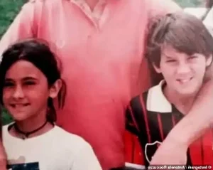 Antonela Roccuzzo Stuns US Fans: Messi's Wife Praised as Timeless Beauty - image 8