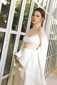 Miss Vietnam Tieu Vy Showcases Bold Style in Trendy Ultra-Crop Top - image 0