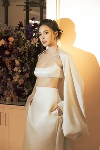 Miss Vietnam Tieu Vy Showcases Bold Style in Trendy Ultra-Crop Top - image 3