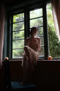 Cinematic Indoor Portraits: The Art of Stillness and Soft Light with Model Tree - image 3