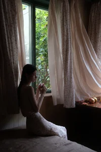 Cinematic Indoor Portraits: The Art of Stillness and Soft Light with Model Tree - image 1