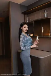 XiuRen No.10693 An Ran: Alluring Elegance in a Unique Fashion Photoshoot - image 27