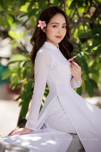 The Captivating Beauty of Le Phuong Anh: A Rising Star in Vietnam's Fashion Scene - image 14