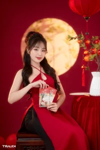 The Captivating Beauty of Le Phuong Anh: A Rising Star in Vietnam's Fashion Scene - image 35