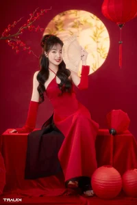 The Captivating Beauty of Le Phuong Anh: A Rising Star in Vietnam's Fashion Scene - image 24