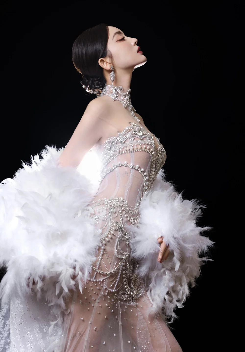 Guli Nazha Stuns on Red Carpet in Luxury Dress by Vietnamese Designer