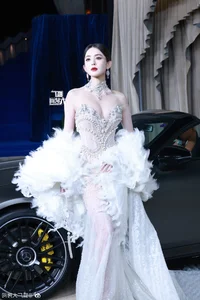 Guli Nazha Stuns on Red Carpet in Luxury Dress by Vietnamese Designer - image 9