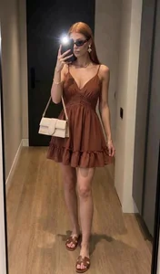 6 Elegant Short Dress Styling Tips for a Chic Summer Lady Look - image 4