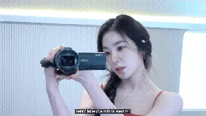 How Top Showbiz Stars Maintain Flawless Looks Under Raw Camera Lenses - image 1