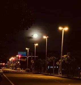 The 2024 Strawberry Supermoon: A Glowing Spectacle Over Vietnam - image 7