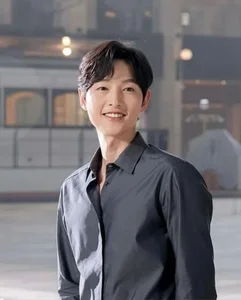 Song Joong Ki Opens Up About Fatherhood and Protecting His Family - image 6