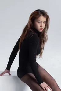 YiTuYu Art Language Vol.10506: Exquisite Portrait Photography Featuring Wan Qi – 11P Art Series - image 0