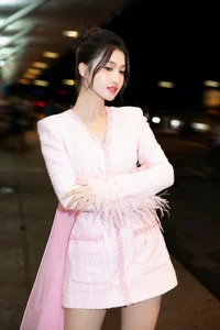 Phuong Nhi Departs for Miss International 2023 in Japan - image 4