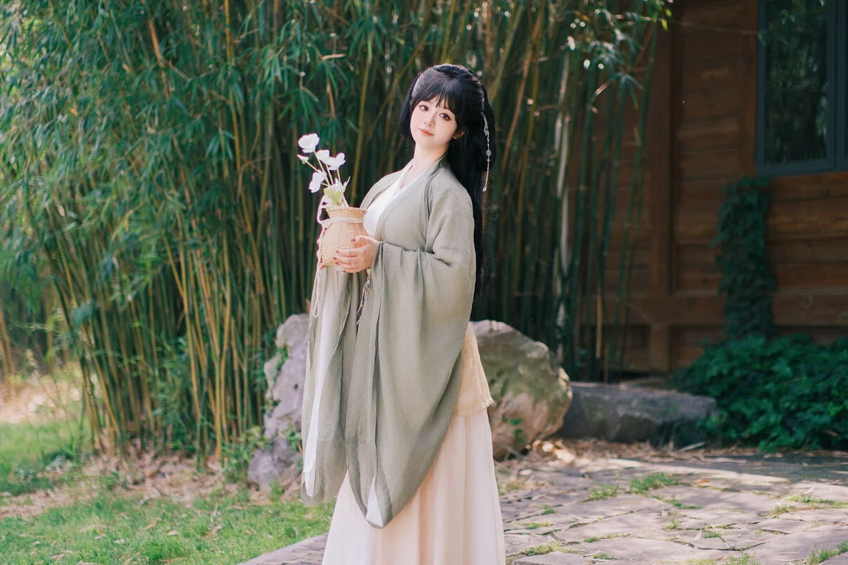 YiTuYu Art Language Vol.6839: Featuring the Elegant Bu Ke Ai De He He Miao