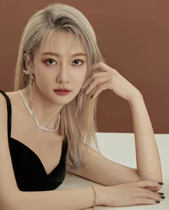 Actress Yu Yue Shares Heartbreaking Story of Harassment as a Teen Star - image 5