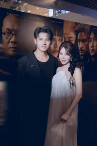 Stunning Red Carpet Maternity Style: Gao Nep Gao Te Star Radiates Confidence - image 7