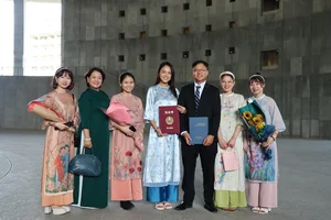 Vietnamese Celebrities Weekly: Huyen Lizzie Seeks Peace While Anh Vu Shares Moody Thoughts - image 12