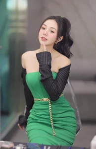 Vietnamese Celebrities Weekly: Huyen Lizzie Seeks Peace While Anh Vu Shares Moody Thoughts - image 31