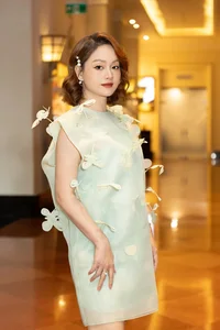 Vietnamese Celebrities Weekly: Huyen Lizzie Seeks Peace While Anh Vu Shares Moody Thoughts - image 10