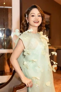 Vietnamese Celebrities Weekly: Huyen Lizzie Seeks Peace While Anh Vu Shares Moody Thoughts - image 14