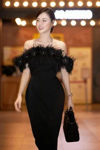 Vietnamese Celebrities Weekly: Huyen Lizzie Seeks Peace While Anh Vu Shares Moody Thoughts - image 1