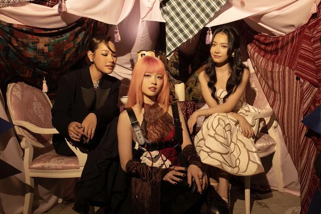 Suni Ha Linh Debuts Bold New Look in Castaway MV Amid Sisters Who Make Waves Rumors