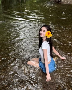 The Viral 'Angel Bathing in Stream': Unveiling the Beauty and Mystery - image 3