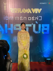 Glitz and Glamour: Stunning Red Carpet Highlights from the VTV Awards 2024 Ceremony - image 11